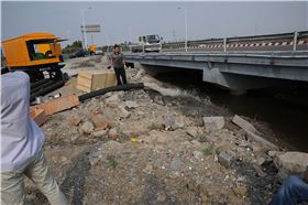 羅德移動(dòng)泵車(chē)戶外試機(jī) 羅德移動(dòng)泵車(chē)戶外試機(jī)