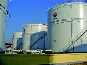 國際油價的低迷使中國的原油儲備大幅增加，如何進行原油粗放型處理是亟需解決的問題。