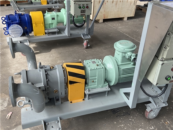 移動(dòng)式手推車(chē)帶防爆控制柜1000像素.jpg 移動(dòng)式手推車(chē)帶防爆控制柜1000像素.jpg